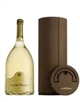 Chardonnay 75%, Pinot Bianco 10%, Pinot Nero 15%, solo le migliori selezioni di queste uve, provenienti da ben 134 vigne, vengono vinificate separatamente e sapientemente assemblate alle riserve delle migliori annate (almeno il 20% ), nel rito magico della creazione della Cuvée. Solo dopo 28 mesi di affinamento sui lieviti questo vino potrà esprimere la sua ricchezza e identità. Un Franciacorta classico, equilibrato, piacevolmente fresco e acidulo. Perfetto per ogni occasione. Formato 3 litri.
