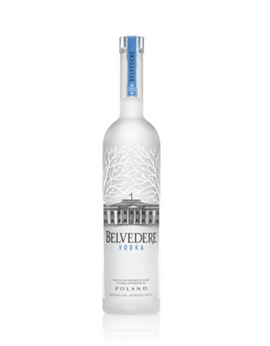 Vodka polacca prodotta con ingredienti purissimi, distillazione tradizionale e packaging elegante,  caratteristiche che l'hanno  resa un simbolo del lusso.  Ha come principale ingrediente una particolare segale, che cresce solo nelle pianure della regione Mazovia. 4 le fasi di distillazione, 11 i filtraggi, 33 i controlli di qualità eseguiti prima di dare il “via libera” al prodotto. Aroma con accenni di vaniglia e panna, gusto rotondo e vellutato.
Vodka polacca prodotta con ingredienti purissimi, distillazione tradizionale e packaging elegante,  caratteristiche che l'hanno  resa un simbolo del lusso.  Ha come principale ingrediente una particolare segale, che cresce solo nelle pianure della regione Mazovia. 4 le fasi di distillazione, 11 i filtraggi, 33 i controlli di qualità eseguiti prima di dare il “via libera” al prodotto. Aroma con accenni di vaniglia e panna, gusto rotondo e vellutato.
 BELVEDERE