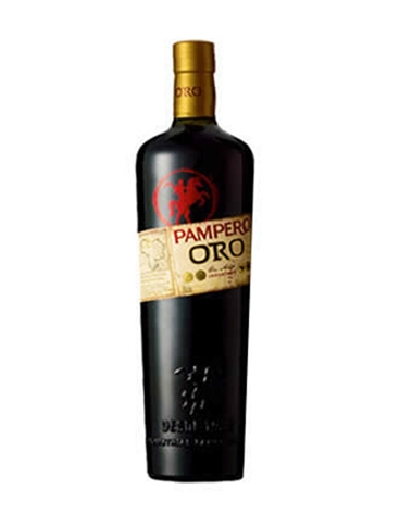 Le Industrias Pampero furono fondate a Caracas da Alejandro Hernández e da Luis Manuel Toro nel 1938. Hernández riuscì a consolidare le abilità della tradizione artigiana per creare su larga scala rum dorati di qualità superiore, invecchiati in botti di rovere per un periodo di almeno 24 mesi. Questo rigoroso processo produttivo fu adottato dal Venezuela come standard di riferimento per la produzione del rum in tutto il paese: per la legge venezuelana è possibile denominare "rum" un distillato invecchiato almeno due anni, mentre sotto a tale periodo è permesso soltanto parlare di "aguardiente de cana". PAMPERO