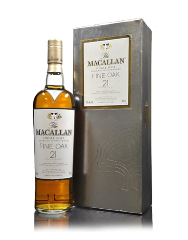 Colore leggermente ambrato. Al naso aromi intensi di vaniglia e frutto della passione. Al palato delicati sapori di arancia e torba. Finale persistente di affumicato. MACALLAN